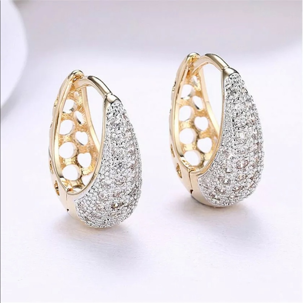 New 18K Yellow Gold Plated Diamond Earrings - Picture 2 of 6